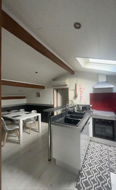Appartement Mansarde Et Climatise 50 M2 Pompignan  Exterior photo