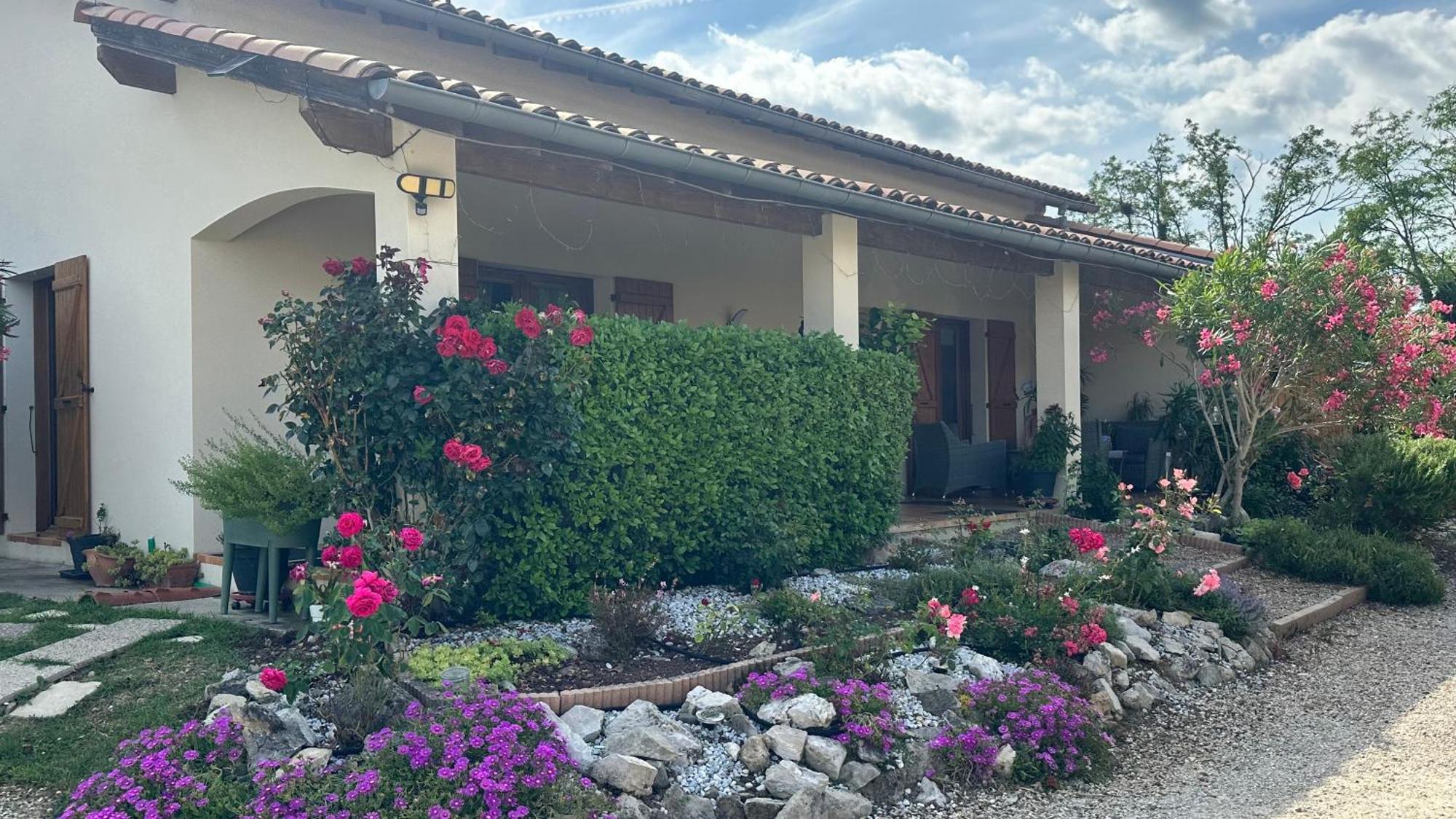 Appartement Mansarde Et Climatise 50 M2 Pompignan  Exterior photo